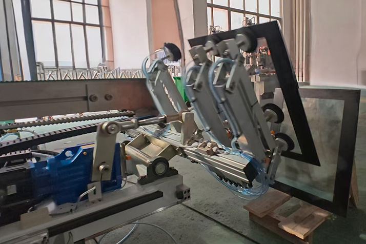 Hintan-Tech Successfully Ships Automatic Glass Loading Table to Italian Client