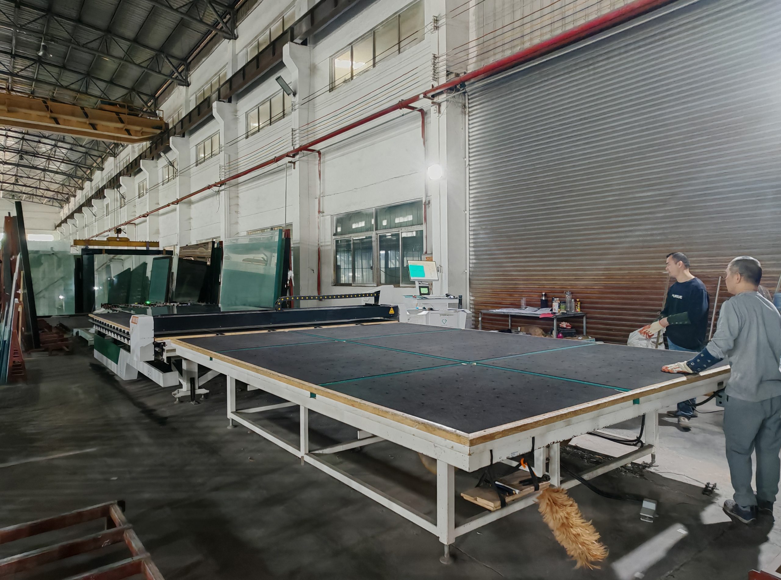 AUTOMATIC GLASS CUTTING LINE
