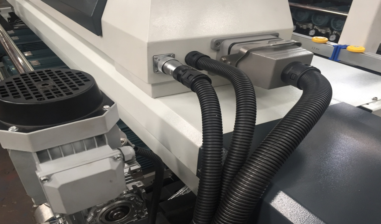 Heavy duty connector, easy to maintain the machine